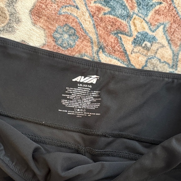 Avia Large Black Textured Cropped Leggings - Picture 2 of 5